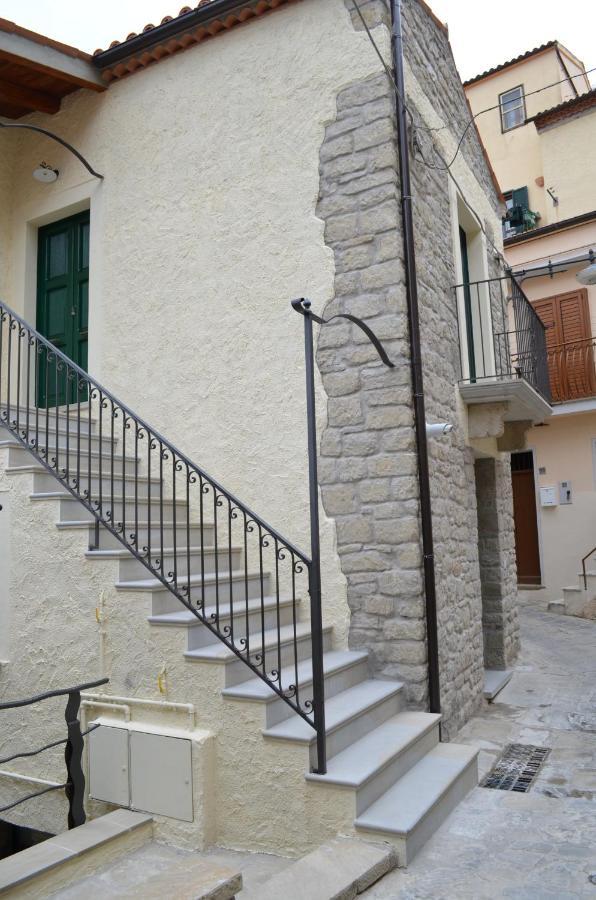 B&B La Casa Di Giulietta Castelmezzano Exterior photo