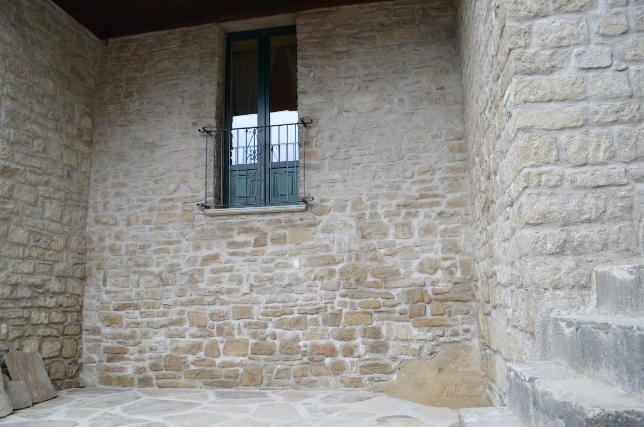 B&B La Casa Di Giulietta Castelmezzano Exterior photo